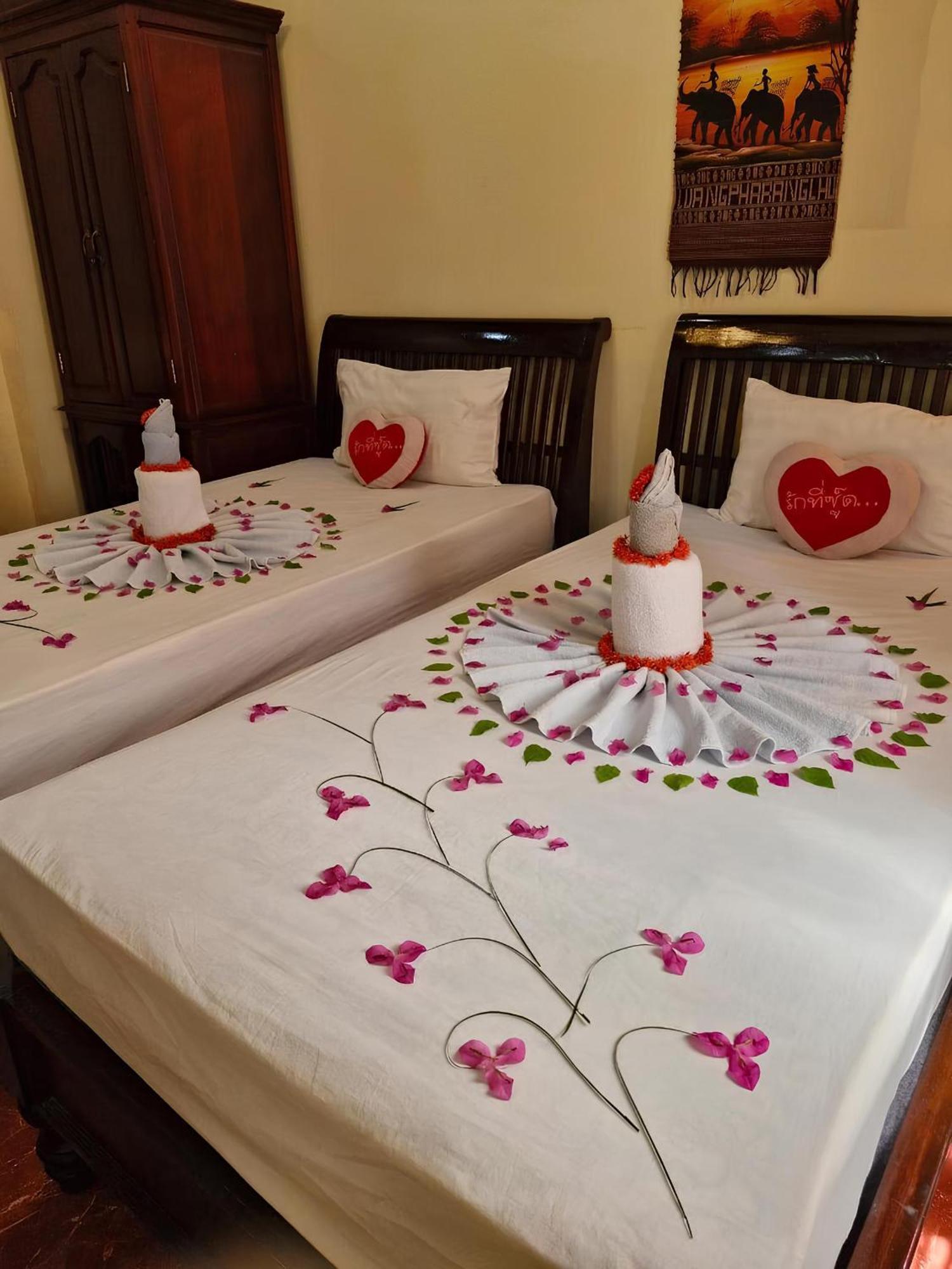 Sakura Wood House Hotel Luang Prabang Luaran gambar