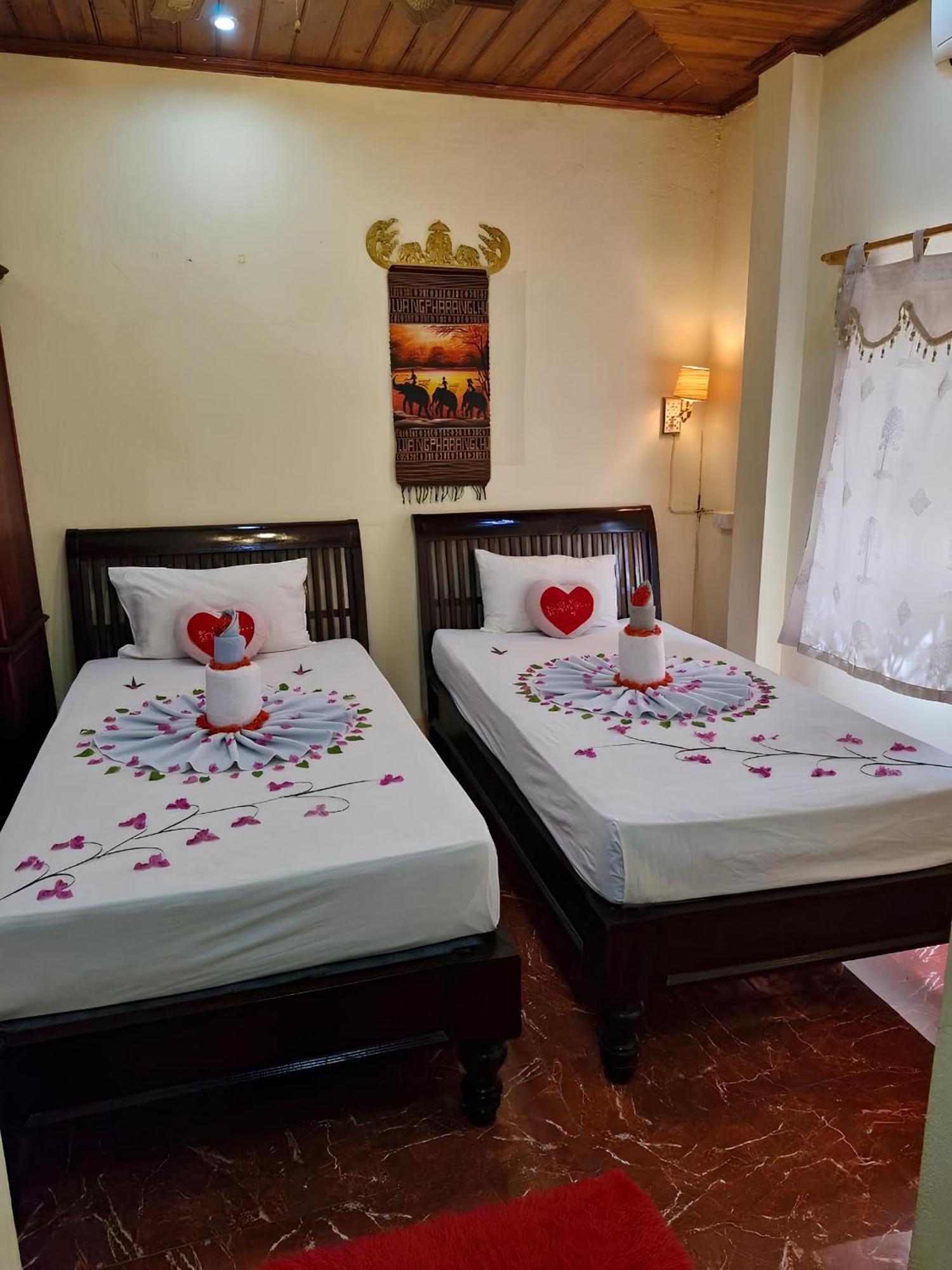Sakura Wood House Hotel Luang Prabang Luaran gambar