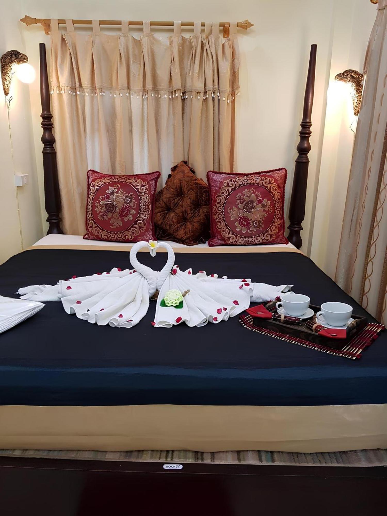 Sakura Wood House Hotel Luang Prabang Luaran gambar