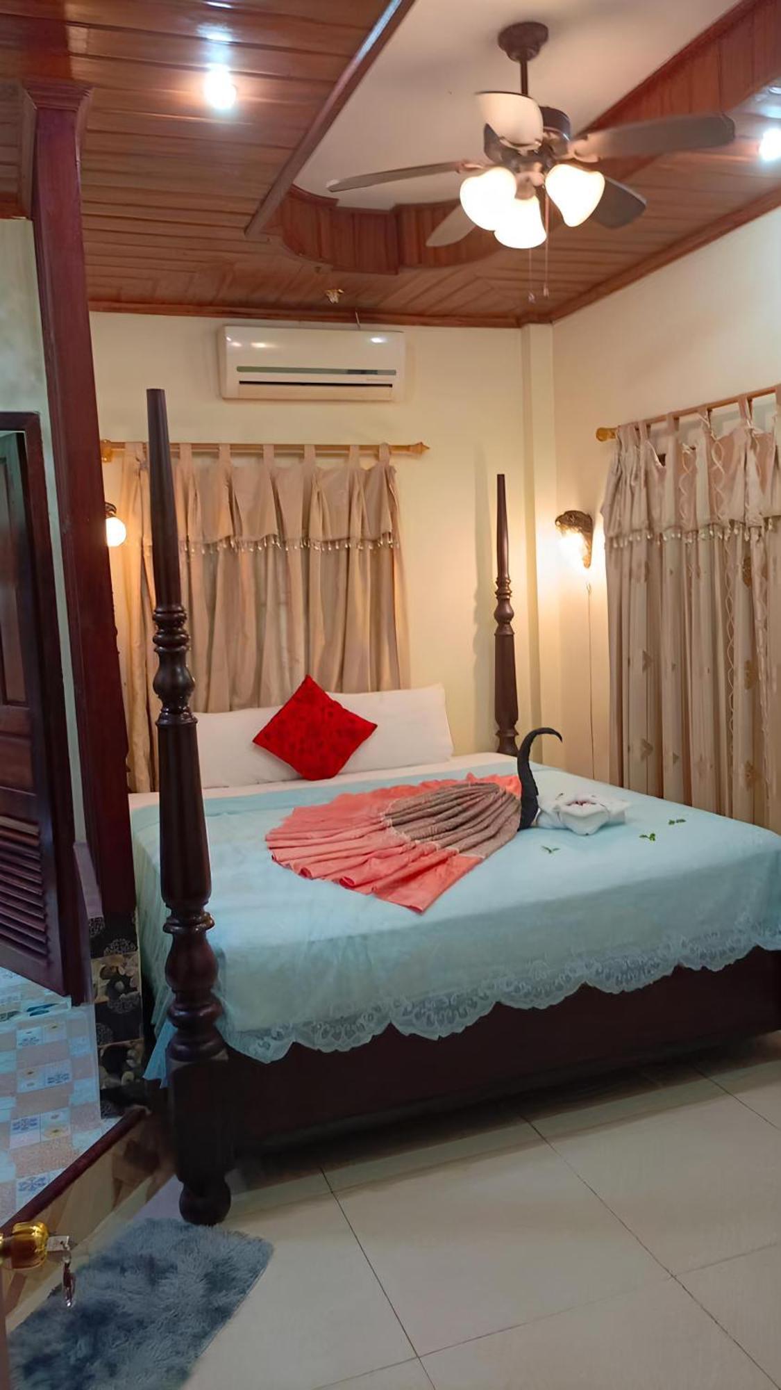 Sakura Wood House Hotel Luang Prabang Luaran gambar