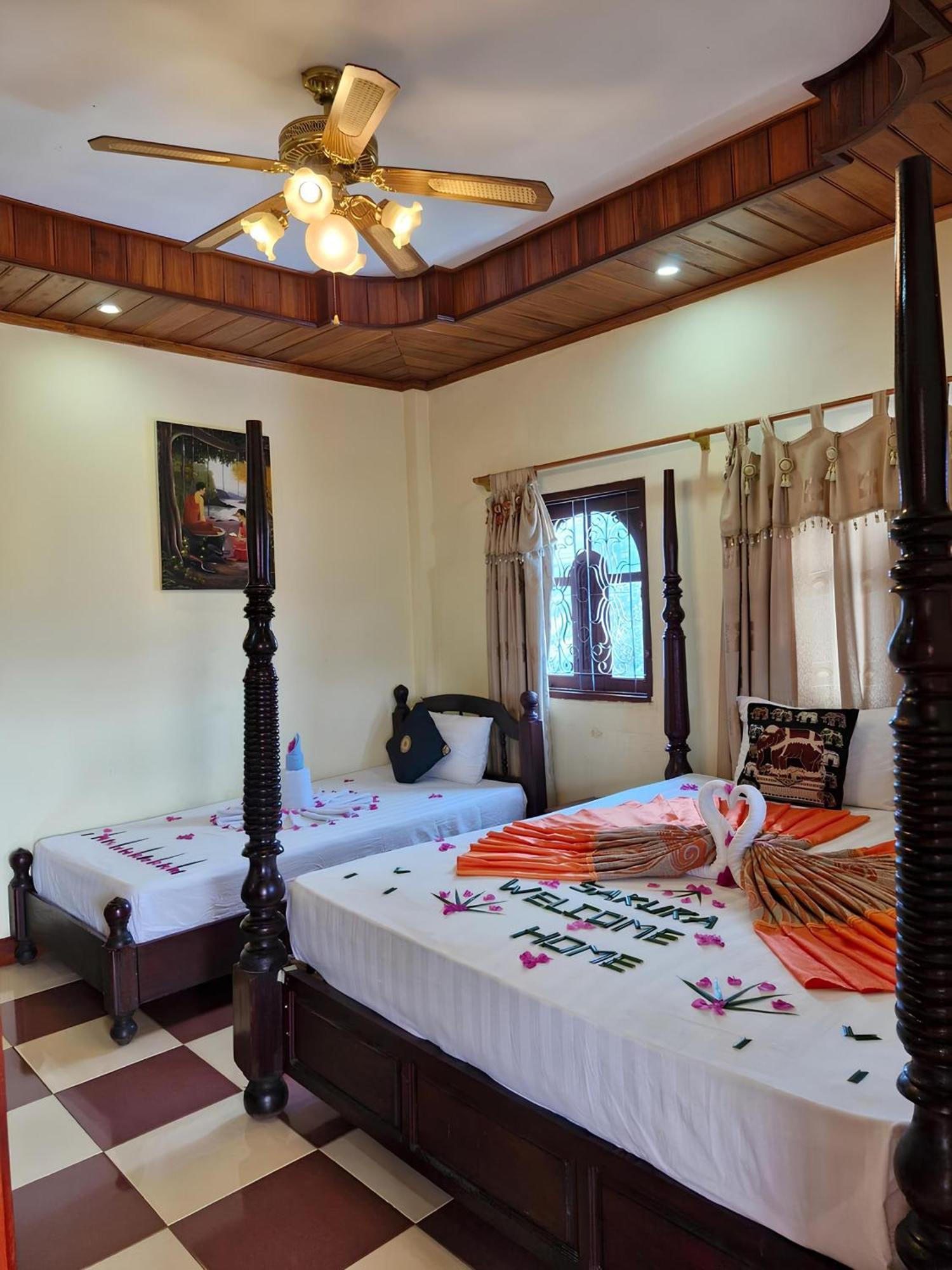 Sakura Wood House Hotel Luang Prabang Luaran gambar