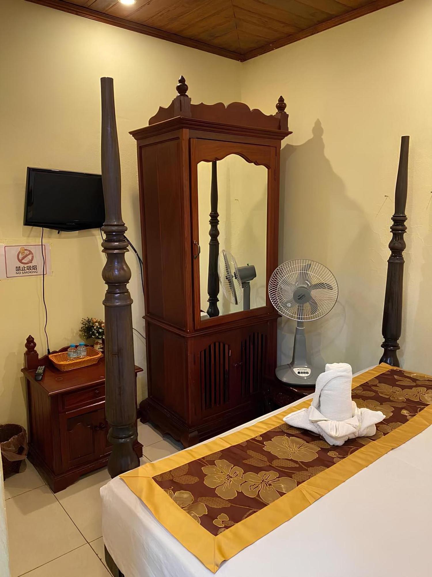 Sakura Wood House Hotel Luang Prabang Luaran gambar