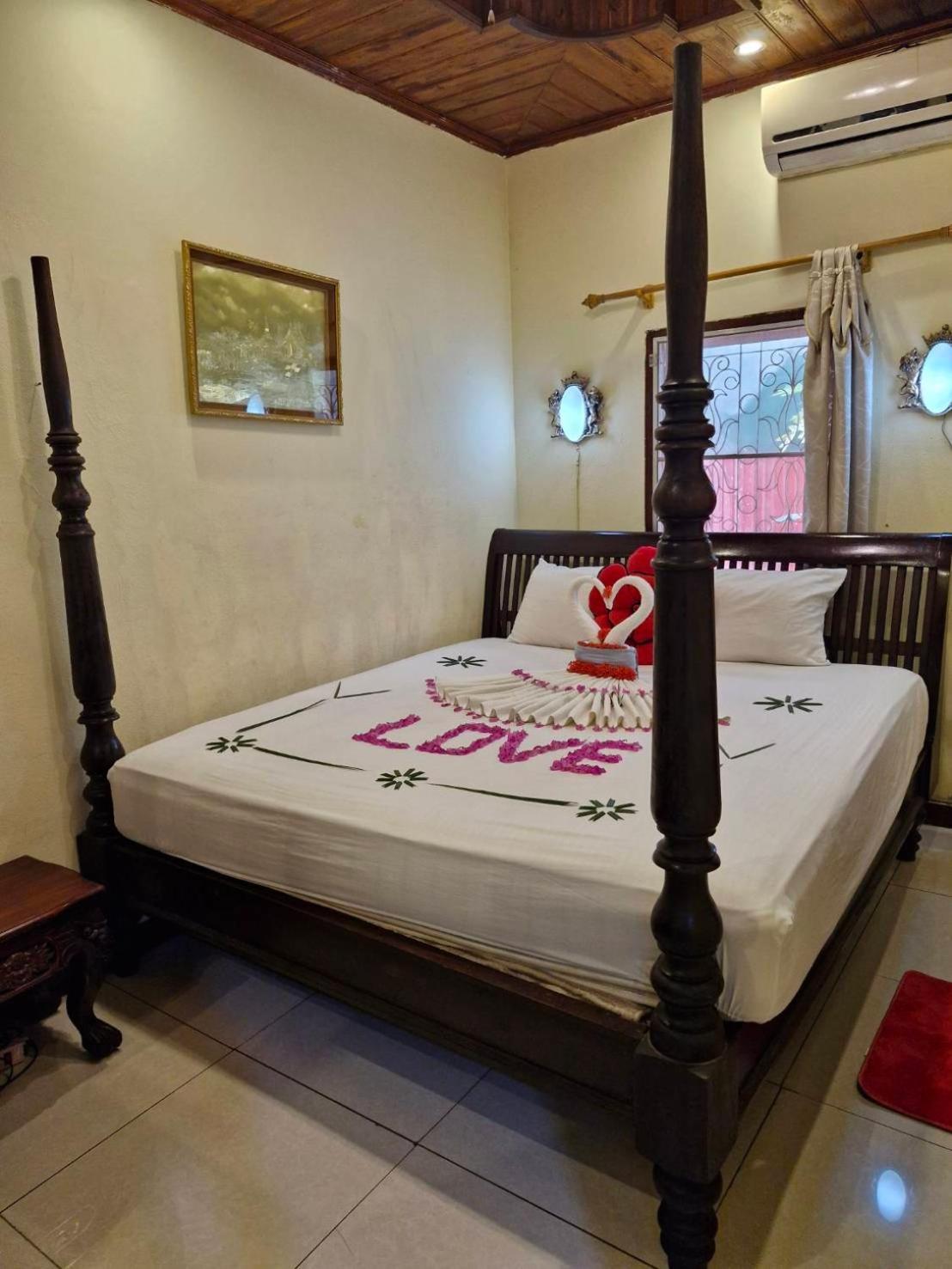 Sakura Wood House Hotel Luang Prabang Luaran gambar