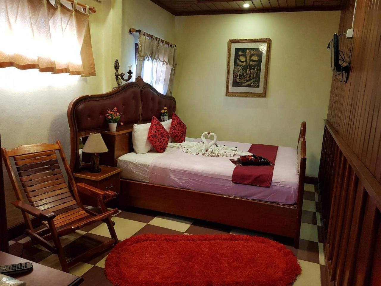 Sakura Wood House Hotel Luang Prabang Luaran gambar
